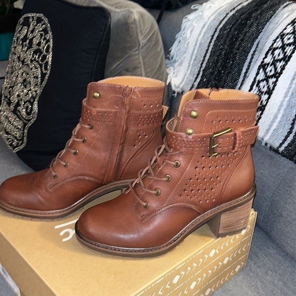 Gemma Block Heel Bootie size 9 M - Picture 2 of 6